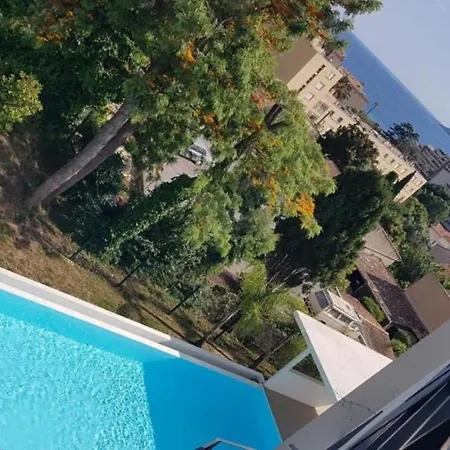 A096 - Superbe Avec Vue Et Piscine *